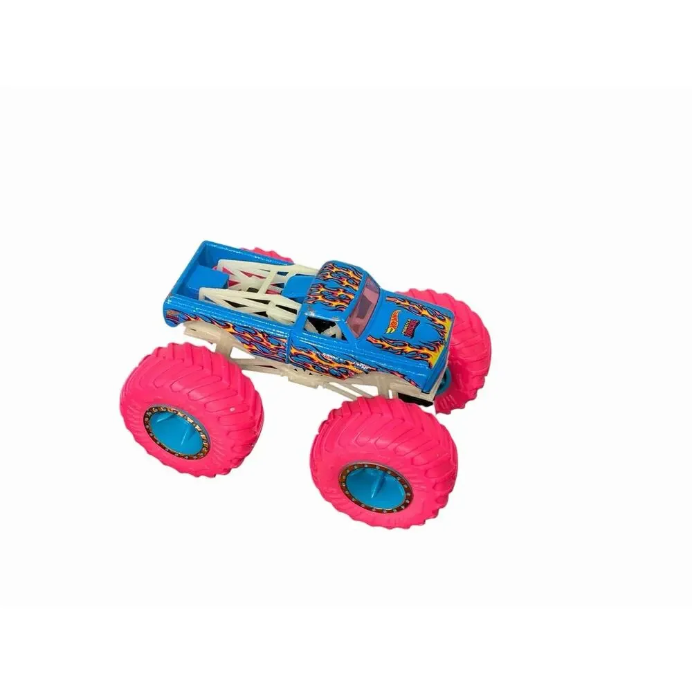 Hot Wheels Monster Jam Truck Pure Muscle Glow In The Dark 1:64 Diecast